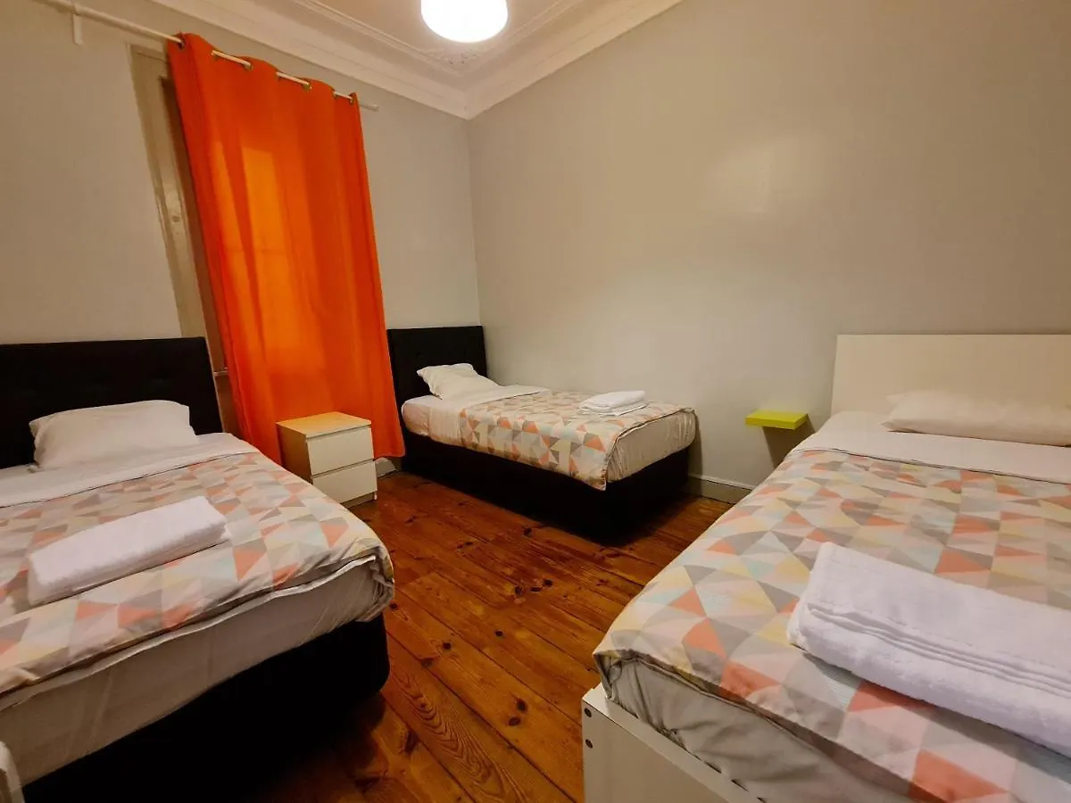Shangri-La Hostel Anjos 2*, Lisbon