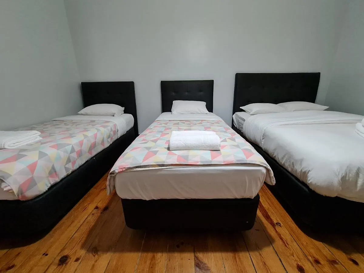 Bed & Breakfast Shangri-La Hostel Anjos
