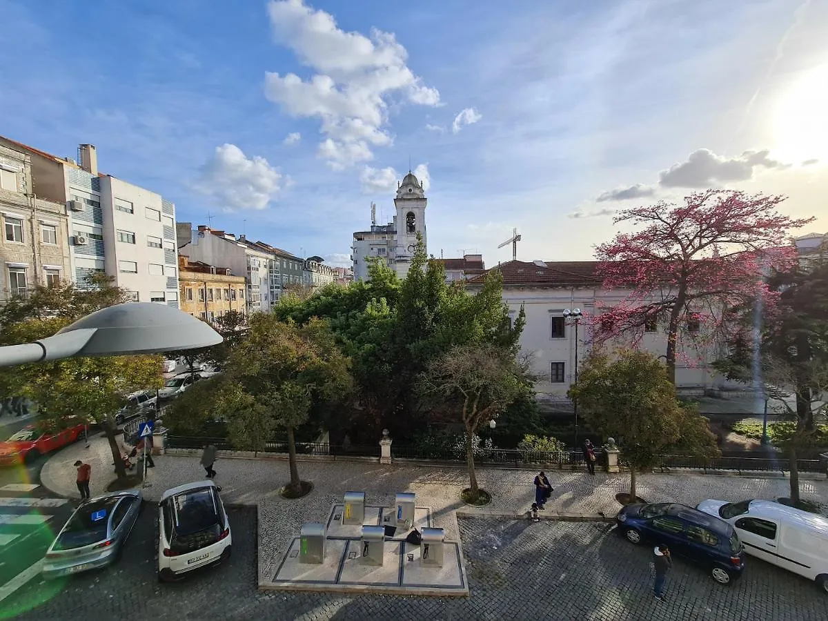 Lisboa Shangri-La Hostel Anjos فندق مبيت وإفطار